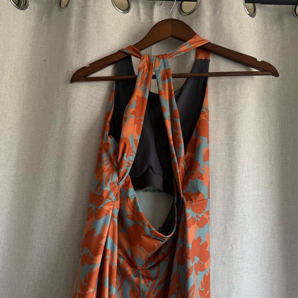 prAna Jewel Lake Dress in Faded Poppy Bloom Size Medium Built in Bra Athletic - Picture 7 of 8